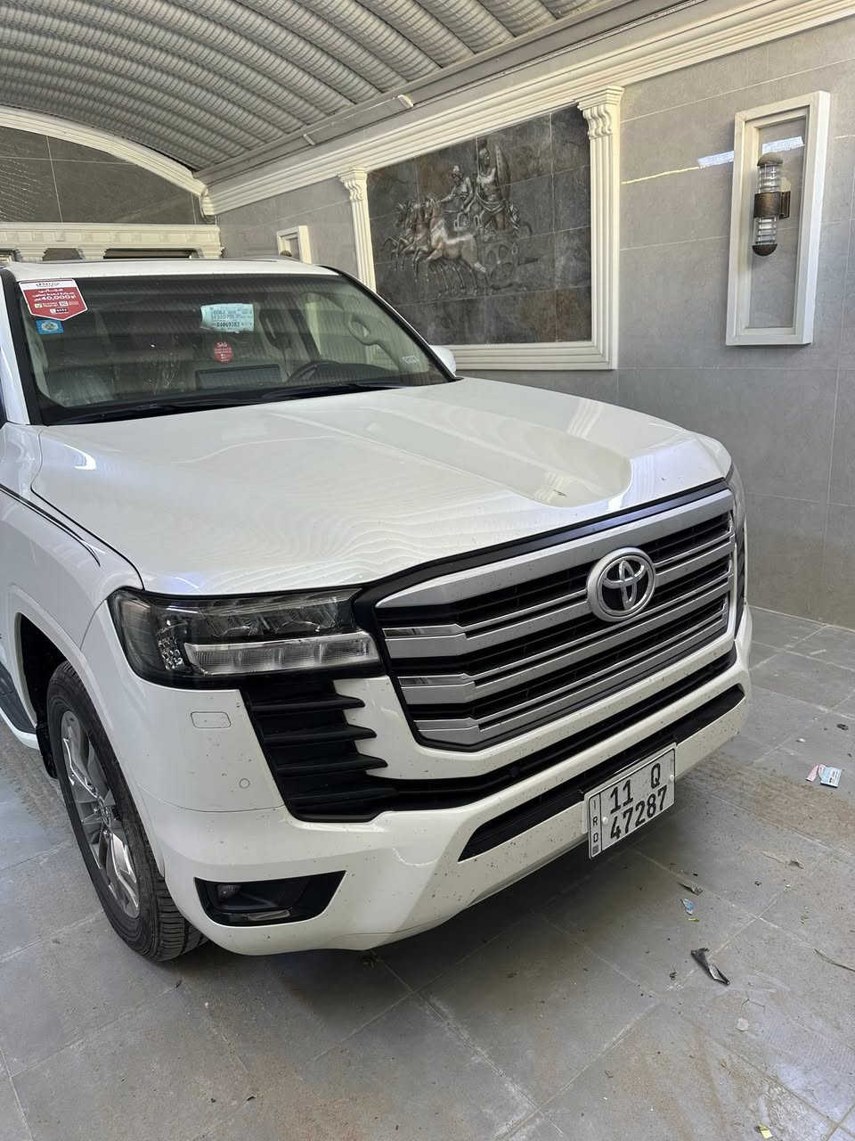 السلام عليكم للبيع لاندكروز موديل 2024 تكمه  وسنويه ساز أم ضمان  رقم  بغداد 
محرك سيارة 4000 تنفس طبيعي 
فول موصفات 1/1
بصمه تشغيل 
بصمه أبواب لمس 
تشغيل عن بعد 
فتحه سلايت
كشنات ثنين كهرباء 
كشنات جلد 
كشنات تدفئه تبريد 
8ايرباك 
زراكات 
مري شفط 
شاشات خلفيه 
مطفايه حريق 
جنطه شفط 
سبعه راكب 
ثلاث قطع تبريد 
محرك 4000 تنفس طبيعي 
حساس امامي 
حساس خلفي
 بصمات ثنين 
سبير منازل 
وباقي موصفات ساز معروفه 
ماشيه 7 الالف  حقيقي  يعني زيرو
سعر (710) 
الاستفسار اتصل على الرقم *********** + ***********
مكان ميسان مركز المدينه
