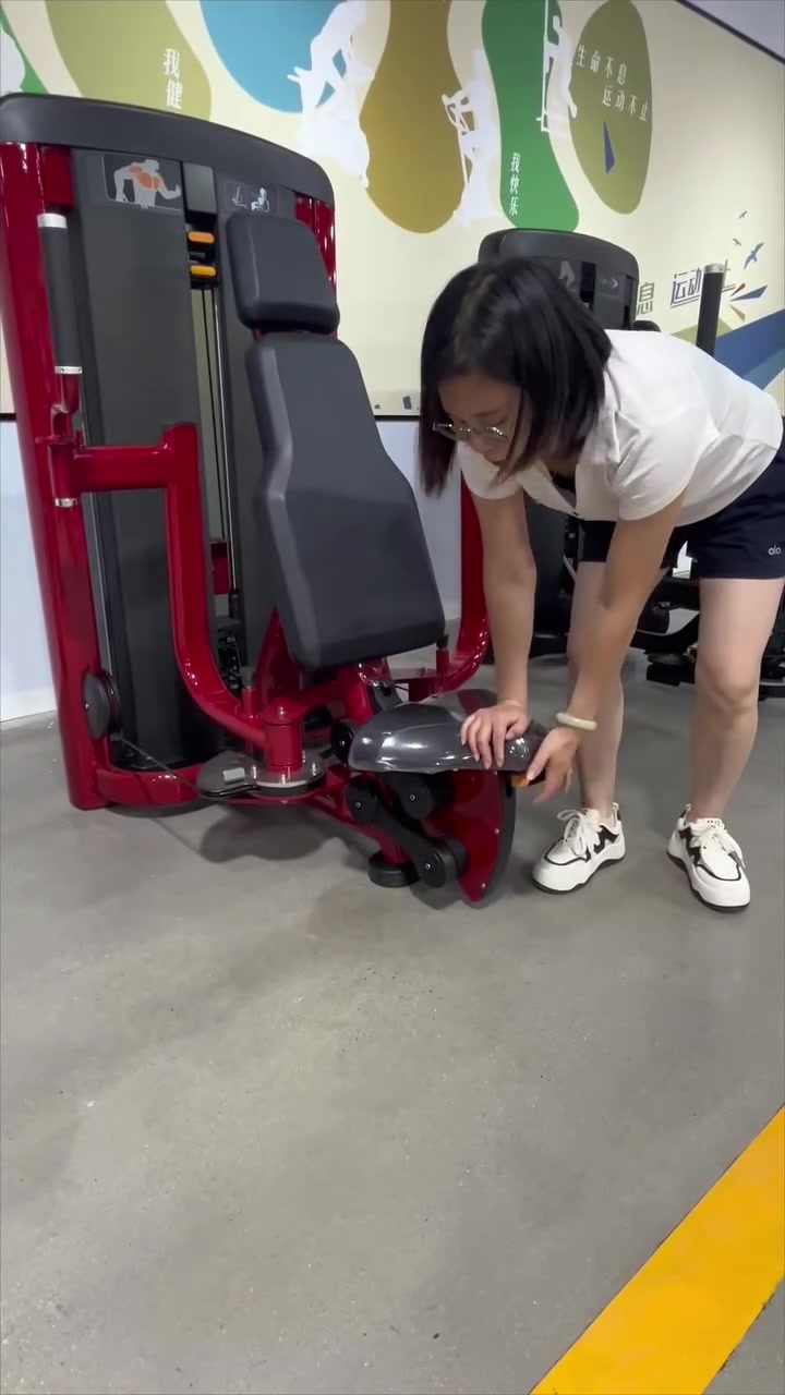 Butterfly chest exerciser with adjustable seat for people of different heights, adjustable angle, and smooth track movement，It's ergonomically designed.


**إذا كنت صاحب هذا الإعلان وتريد حذفه لأي سبب، رجاءا أرسل رسالة إلى الدعم الفني**