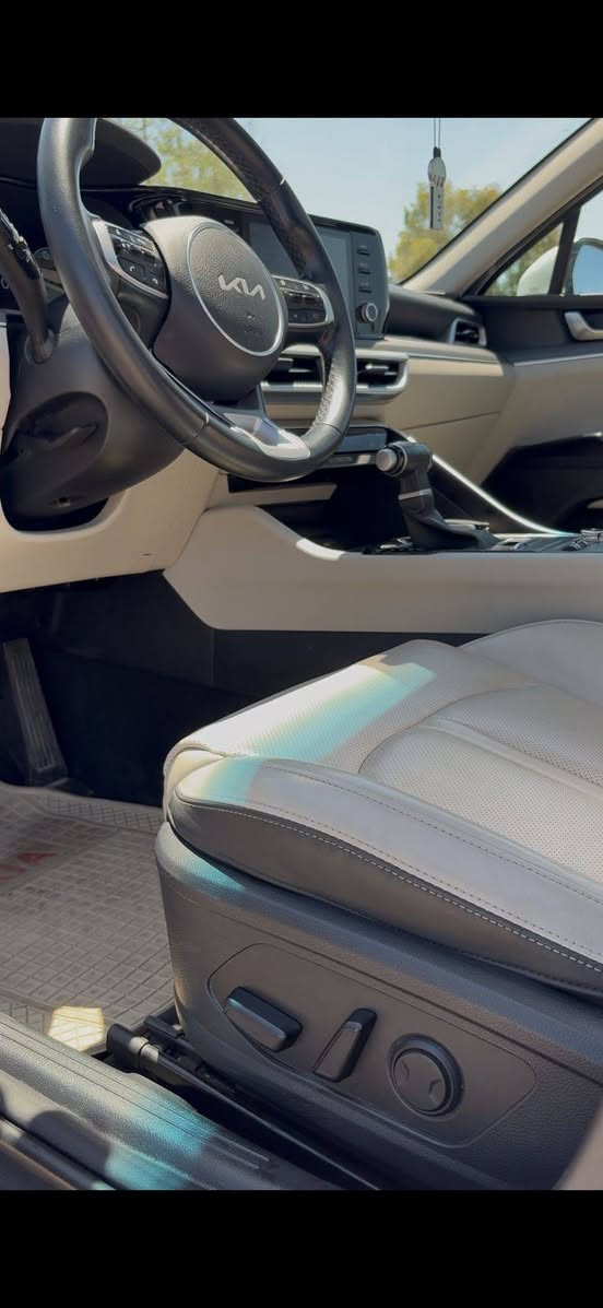 ﷽

✨🚘 السلام عليكم ورحمة الله وبركاته 🚘✨

للبيع كيا K5 GT-Line فول مواصفات 🔥
سيارة مرتبة ونظيفة جداً ما شاء الله ✨

🔹 شاشة كبيرة ديجتال
🔹 عداد ديجتال كامل
🔹 تشغيل بصمة + ريموت 🎛️
🔹 فتحة سقف بانوراما ☀️
🔹 كامرات + حساسات أمامي وخلفي 📷
🔹 كاربلاي + بلوتوث + USB 🎶
🔹 تحكم ستيرن + مثبت سرعة 🎚️
🔹 تبريد وتدفئة للمقاعد ❄️🔥
🔹 تكييف دبل أوتوماتيك 🌬️
🔹 إضاءة LED كاملة 💡
🔹 جنوط رياضية 🛞
🔹 مرايا كهرباء طي
🔹 داخلية فخمة جداً 🤍
🔹 محرك اقتصادي وعزم ممتاز ⛽🔥
دتشو عرض على جام امامي سياره فول فول وحد ع واحد 

✅ السيارة فول كامل
✅ جاهزة للفحص
✅ استعمال شخصي مرتب

📩 للاستفسار مراسلة خاص
🤝 السعر مناسب والبيع للجادين فقط *********** فقط وتس او ع خاص
