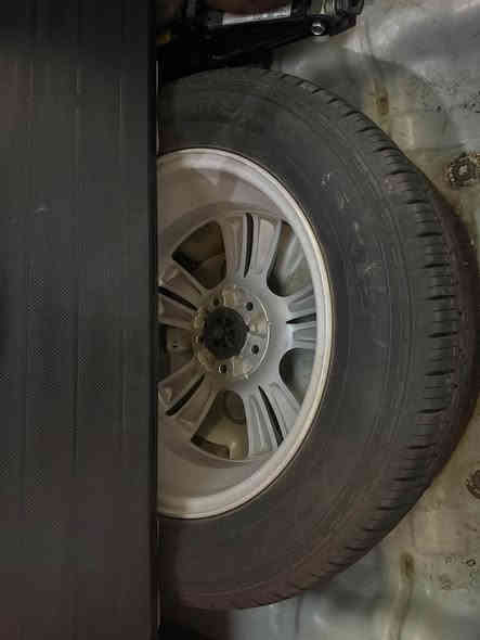 السلام عليكم عندي توسان مديل 2010 شكل 2011 خليجي فول 1.1 فور ويل محرك 2400  السياره رقم وهزه جديده بغداد بسمي مبدل بيها باب نفس الوان اصلي وكاله السياره بدون صبغ  بيها بارد خفيف بكم مكان والباقي مكفول من كلشي السياره كلش جديده ماشيه 87..//السعر 145 مكاني بغداد زيونه للاستفسار الاتصال ع *********** بغداد
