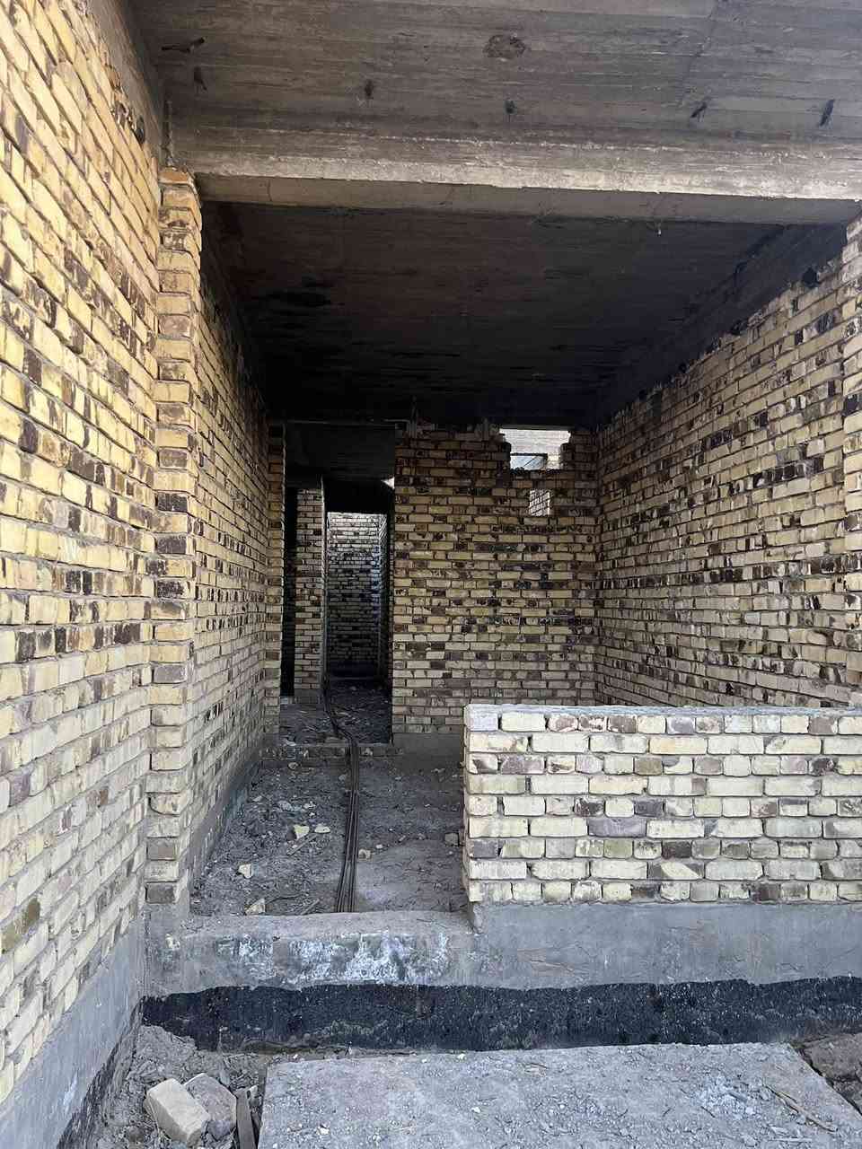 السلام عليكم 
دار هيكل للبيع
المساحة 100م
الواجهة 5 والنزال 20
العنوان شارع 80 كربلاء الطريق الرابط بين شارع 80 وشارع 100 طريق شريفة (ع) الجديد
السعر 65 وبي مجال.***********
