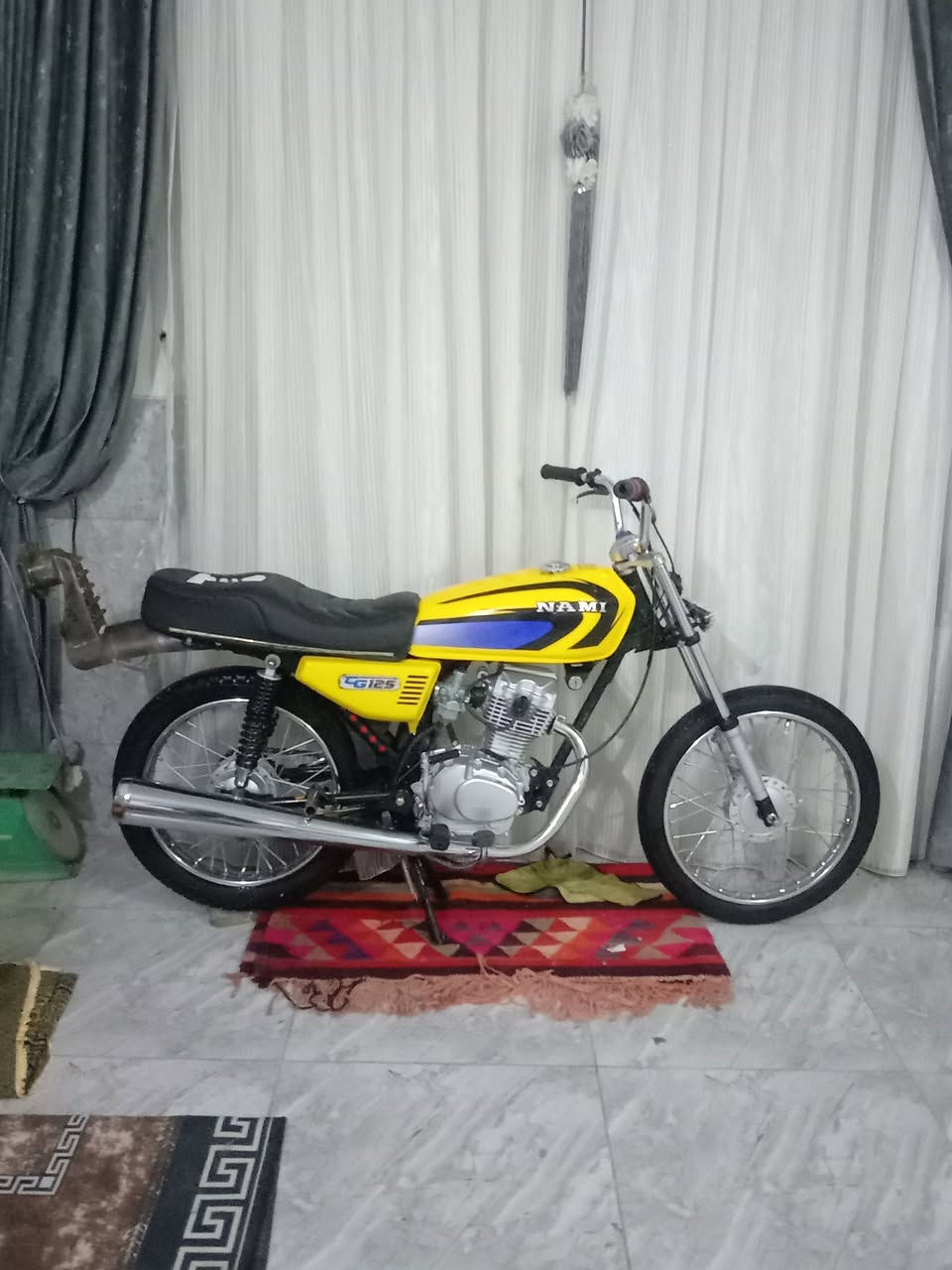 السلام عليكم دراجه للبيع كفاله عامه من الحين من اي شيء تعمير 26 موديل 17 اصلي  موجوده بالكوت شارع النفط هذا رقمي *********** ماطور بعد على السحق
