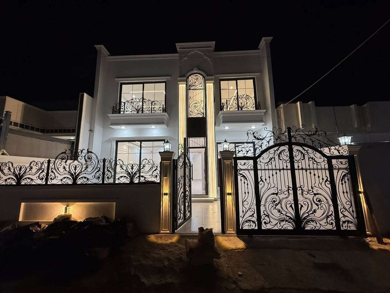 #دار #للبيع  🏠  طابقين طابو ملك صرف بناء حديث
 سقف مغربي نضام دكتات بيت فول بناء درجة اولى تسليم كامل عالمفتاح

#المساحة :-   200 متر 

#واجهة الدار :  10 *  20  العمق

#السعر  :- مراسله الصفحه او واتساب ***********

#الموقع :- كركوك — الحرية مقاطعه ٤٧  قرب مأركت سمين مول 

#تفاصيل الدار

♦️الطابق الاول
 
- استقبال 
- هول
- غرف نوم عدد اثنين
- مطبخ بارد
- مطبخ حار
- درج داخلي
- صحيات 
- كراج سياره 

♦️الطابق الثاني 

- موزع
- غرفة نوم عدد ثلاثه 
- صحيات 

#للأستفسار الأتصال على الارقام التالية :-

    ***********   واتس اب 

أو مراجعة مكتب الصرح للعقار  الكائن في القادسية الثانية  قرب تقاطع الحرية قادسية ومثلجات سارا
{  #نتشرف #بزيارتكم }
