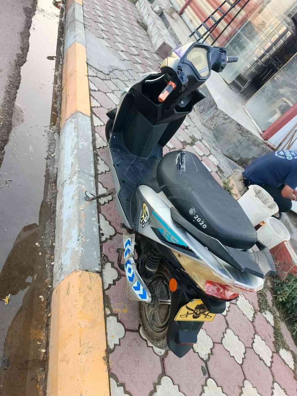 دراجة شحن للبيع او مراوس سعر 400 وبيها مجال مكاني شهربان حي العسكري دراجة فقط بيها ضربة بالكفر تايرات جديدة بطاريات مكفولة ***********
