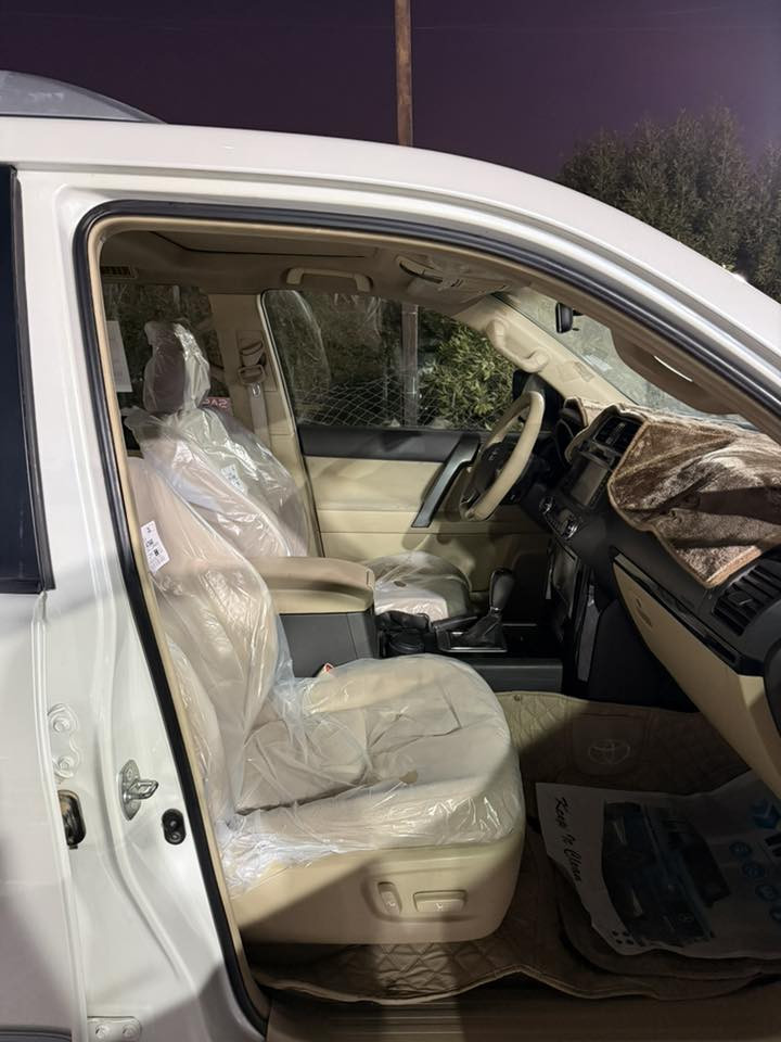 سلام عليكم برادو١٧ ///TXLسياره فول واحد علا واحد فتحه بصمه دبل تانكي 7راكب مدوشمة جلد V6سلندر سياره مري شفط تشغيل عن بعد سياره حداديه كير مكينه تبريد كله علا وضع شركه ماشيه 124الف حقيقي علا وضعها  بيها دعاميات الاامامية مبدلة والخلفية مصبوغة للجمالية فقط تخم تاير جديد مال شركة 
كفاله عامه من صبغ او فتح رقم بغداد بسمي تحويل ثاني يوم سعرها370 وبيهة مجال 
***********5رقم صاحب السيارة
