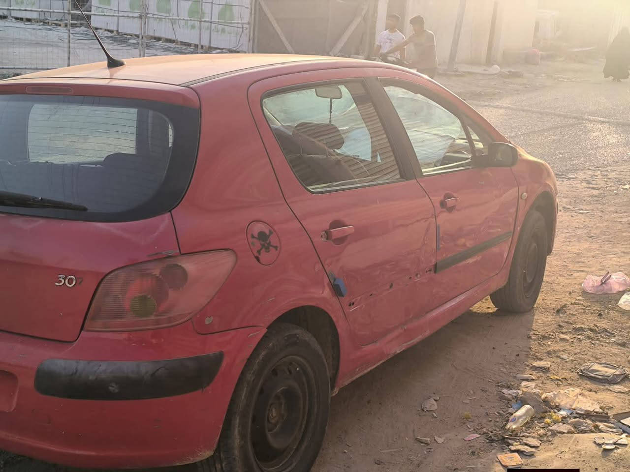 سلام عليكم بيجو فرنسي 307 موديل 2005 رقم نكليزي نجف بسمي ثاني يوم مداور السياره تجي وتفحص وتدلل 
سعر 37 بيه مجال بسيط حك الجيه   متواجد ع الفيس وتساب ***********
