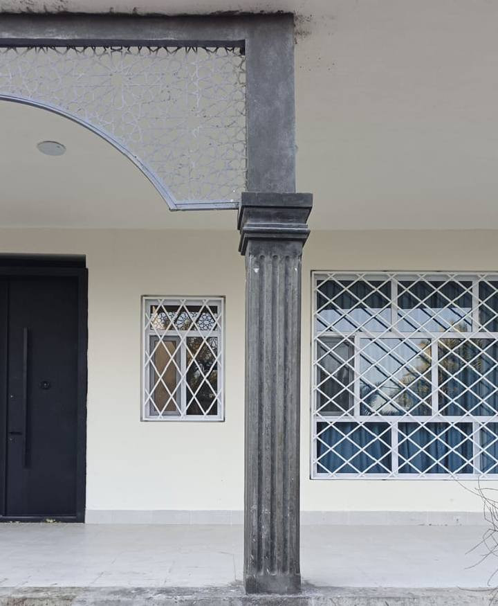 عندما يعشق، الاسطه عمله يبدع.. 🍃
بقايه السيراميك تم جمعها و عمل به ممشه داخل بستان
في منطقة الحافظ 
#تنفيذ_اشراف المهندس الاستشاري مهندس حسنين الطباطبائي 

الخدمات التي يقدمها مكتب الديوان الهندسي 
👇👇👇
#الاشراف على المشاريع 
#التنفيذ للدور السكنية والمباني التجارية
#التصميم الداخلي والخارجي 
#تصاميم الواجهات 
#التصميم الانشائي والمعماري 

للاستفسار يرجى زيارة المكتب الكائن في:
كربلاء _ شارع بيت المحافظ القديم _ مقابل فندق القريشي
او التواصل ع صفحة المكتب او الاتصال على الرقم 👇

***********📞 المهندس حسنين الطباطبائي 
حساب خرائط ومخططات مكتب الديوان الهندسي 
https://www.facebook.com/Eng.Hasnan?mibextid=ZbWKwL
التيك توك
tiktok.com/@hassnan.altabtabe
الانستغرام
https://www.instagram.com/d.one1986/profilecard/?igsh=MjVocjkzOWRlYzFm
التلكرام
https://t.me/+rOmIp0gjsGFkYjcy
