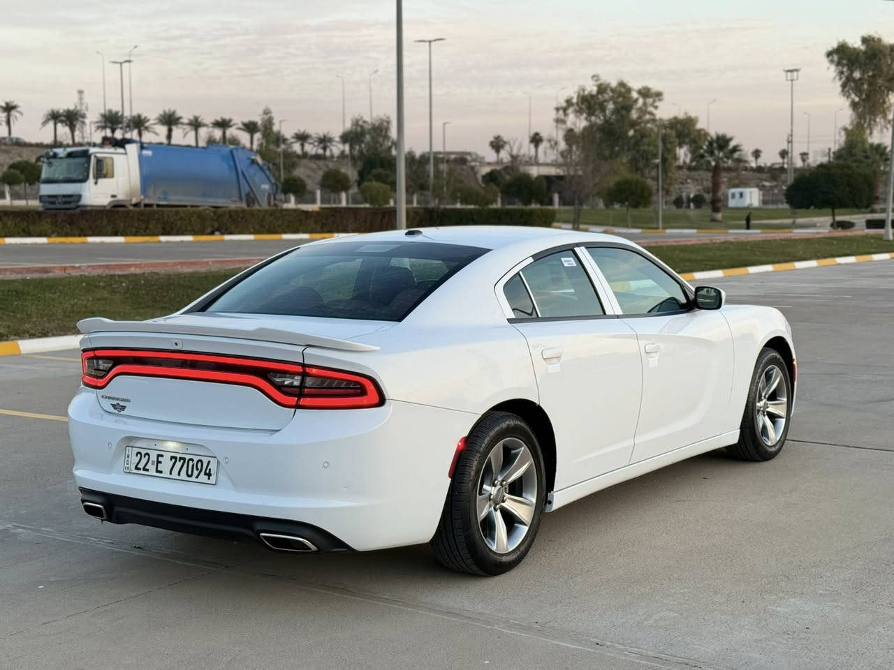 سلام عليكم 
دؤج جارجر 
مؤديل ٢٠١٩ 
مواصفات SXT 
سيارة فول ؛ عدد سلايت 
شاشة كبيرة ؛ 
شفتات ستيرن ؛ 
كوشين عزن ؛ 
داخل أعمر؛ 
حساس ؛ 
شغال ؛ 
باقي مواصفات معروف 
سيارة كفالة عامة 
هةتا دحاميات كفالة 
بدون كل شي 
سيارة ماشي ( ٦٣ ) 
مكينة ؛ سدر ؛ كير ؛ كل كفالة 
ويل تاير (١٨ )بيلادي جديدة 
سنوي ؛ فحص ؛ هذه ؛ كل جديد ؛ 
سيارة بسمي تحويل ؛ وةكالة ؛ شرط 
سعر سيارة (٢٤٨) بيها مجال 
مكان سيارة (اربيل) 
رقم موبايل ***********
رقم كورةك ***********
