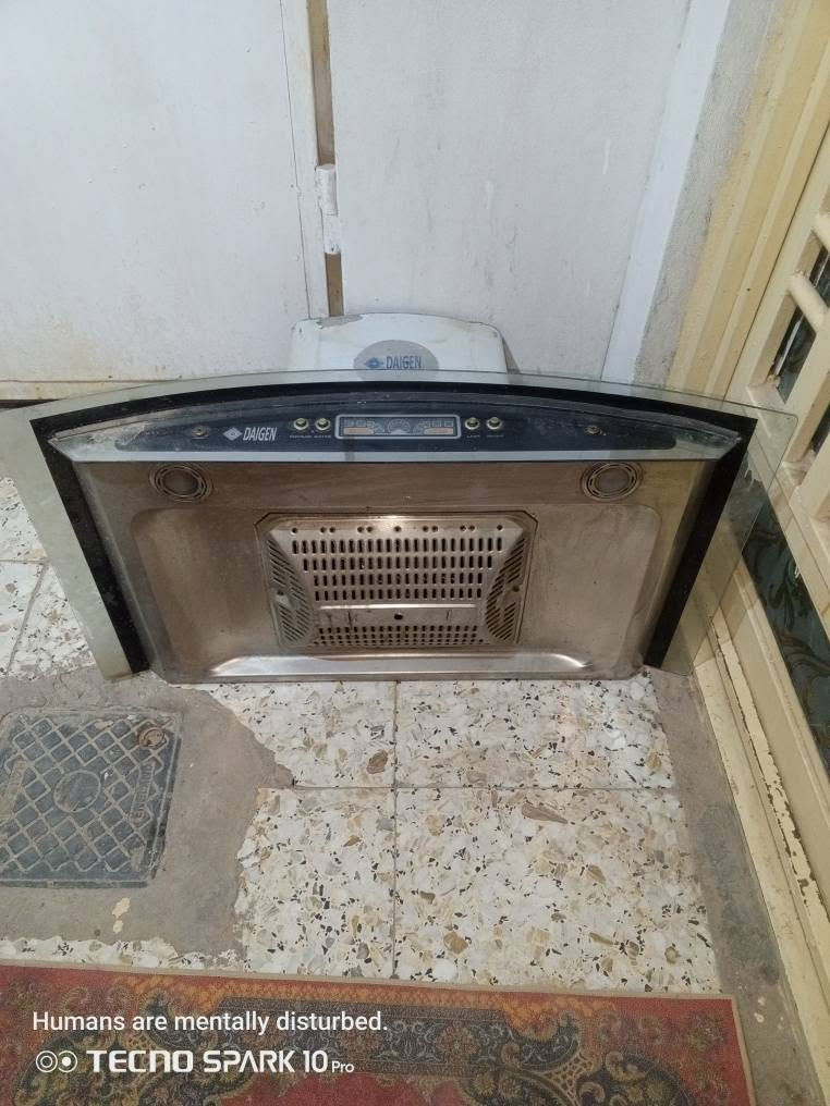 غراض كلمن سعره ***********نجف مقابيل باب دخول المطار
