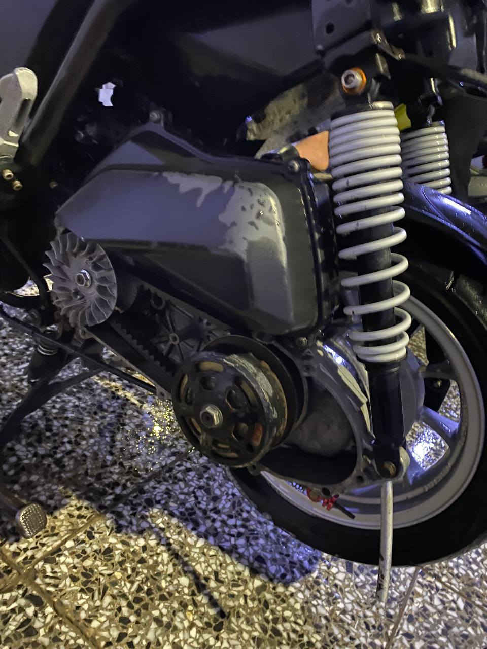 سلام عليكم سكنس جبلي دراجه رمبه بيه تزويد خير من الله 
بكلايت 
ويل مشيف 
درع شاصي 
قبق عنبار 
صالنصه اصليه 
ستيرن كاربون الياف اصلي 
جاملغ كاربون الياف اصلي 
كلج خلفي رياضي اصلي  
مكينه ٥٨ونص بيه معدل مال موت دراجه قويه كلش 
سعرهه مليون 150بيه مجال قليل او مراوس مكاني بغداد الاسكان شارع مستشفى طفل ***********
