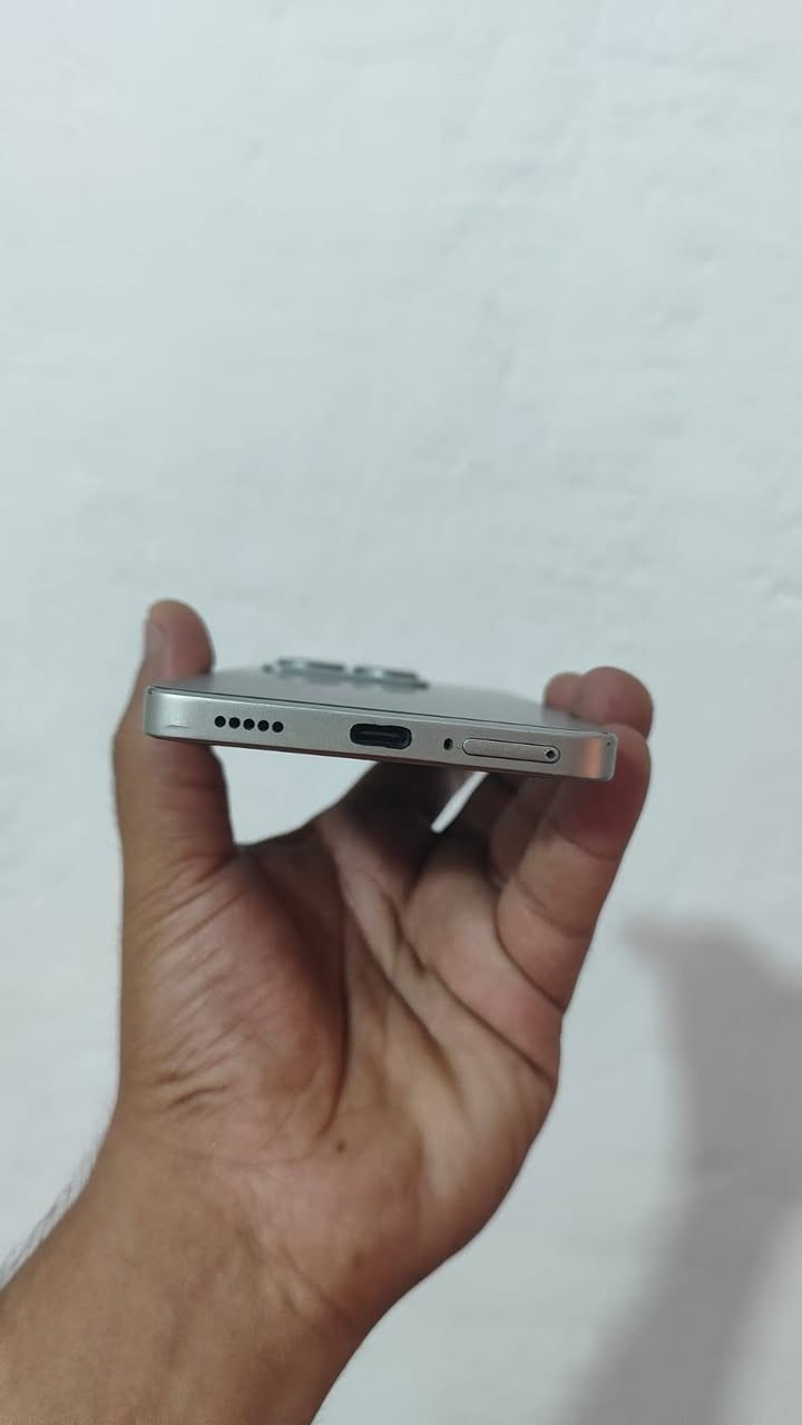 Mi 14 t
شاومي mi 14 t 
ذاكره ٥١٢
رام ١٢ + ١٢ 
المعالج: ثماني النواة Dimensity 8300 Ultra تكنولوجيا 4 نانو
الشاشة: 6.67 بوصة بدقة 1220x2712 بكسل  ١٤٤ فريم . ١٢٠ فريم ببجي
البطارية: 5000 مللي أمبير
الجهاز كلش نظيف مابي اي خلل او تصليح و نظافته موضحة بالصور .. بدون ملحقاات
للبيع 
السعر ٤٢٥ الف 
مكاني بغداد - الدورة ..... ((ما عندي توصيل))


**إذا كنت صاحب هذا الإعلان وتريد حذفه لأي سبب، رجاءا أرسل رسالة إلى الدعم الفني**