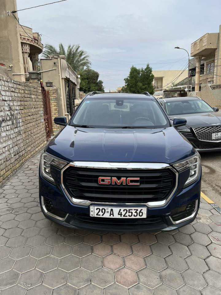 1.نوع السيارة جمسي GMC
2. نوع الماركة :- تيران SLE 
 3. سنة الصنع :- 2022
 4. رقم الهيكل (VIN) :- 3GKALMEV5NL138218
 5. رقم اللوحة:- واسط 
 6. اللون الخارجي :- نيلي 
 7. اللون الداخلي :- أسود 
 8. عدد الكيلومترات :- ٩٣ الف كيلو قابل للزيادة
 9. نوع الوقود :-بانزين 
 10. ناقل الحركة :- أوتوماتيكي 
 11. حجم المحرك :- 1500 توربو 
 12. عدد الأسطوانات :-4
 13. عدد الأبواب :- 4 مع بصمات لاربع بيبان
 14. عدد المقاعد :-4
 15. نوع الدفع :-  امامي 
 16. الحالة العامة :- مستخدم أمريكي 
 17.المواصفات الإضافية ( بصمة تشغيل- دخول ذكي  - انظمة امان - وضعيات قيادة -تحديد مسار - مثبت سرعة -كاميرا -شاشة كبيرة متصل - فتحة سقف بانوراما -سياقة ذاتية - نقطة عمياء جانبية - اشاير مري - رادار محيطي - مقاعد تدفئة - ستيرن تدفئة - وباقي المواصفات المعروفة مثل الويل كب والخ …
 18. الضرر :- طرف الدعاميه الاماميه.
السعر المطلوب ١٦٥ وبيها مجال للشراي مكان السيارة في الكوت
للتواصل 

***********
