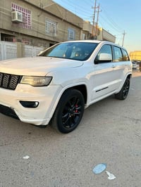 للبيع جيب بلاك توب موديل 2020 رقم بغدادتحويل ثاني يوم حادث بنيد +خشم ج...