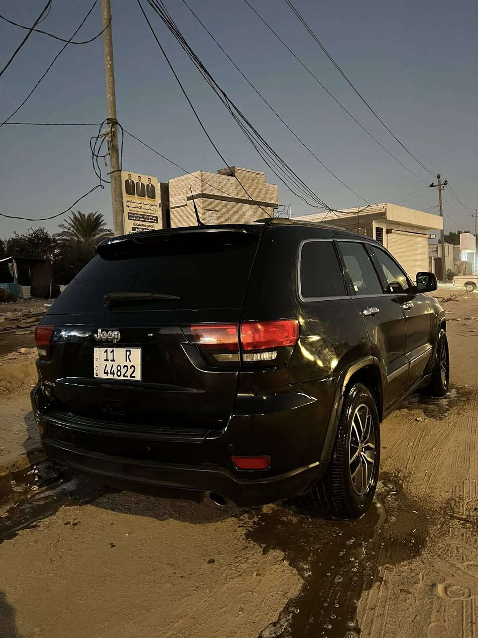 السلام عليكم جيب مديل 2013 رقم بغداد انكليزي بسمي مشروع وطني  مصبوغه عااام مكينة 6سلندر 3600 فور ويل مكينة كير حدادية تبريد كلها شغالة فول مواصفات فتحة السعر 135ورقة المكان النجف كوفة حي ميسان شارع 60 بيع او مراوس ***********
