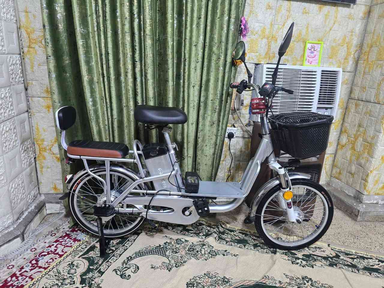 السلام عليكم دراجه شحن ياباني اصلي بطاريه ليثيوم كلش جديدة مابيهه اي نقص  رقمي للتواصل ***********
