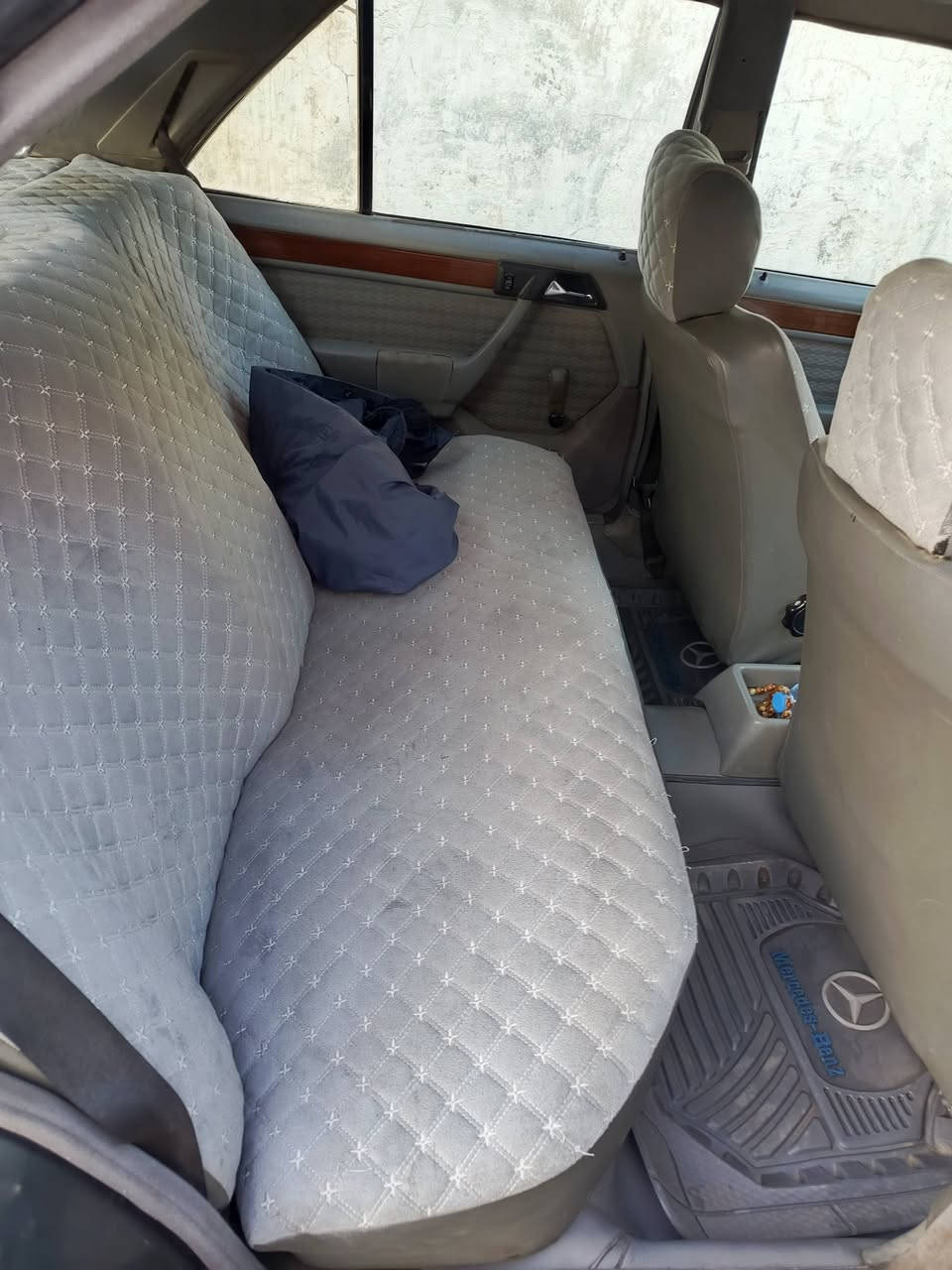 بسم لله مارسدس دب موديل 92 رقم بغداد محرك VVT3000 كير مكفول تبريد ممربوط كهربائيات كلها شغاله تخم تايرات قواعد سليمه بدون خياسات سعر 55 مكان ديالى ***********
