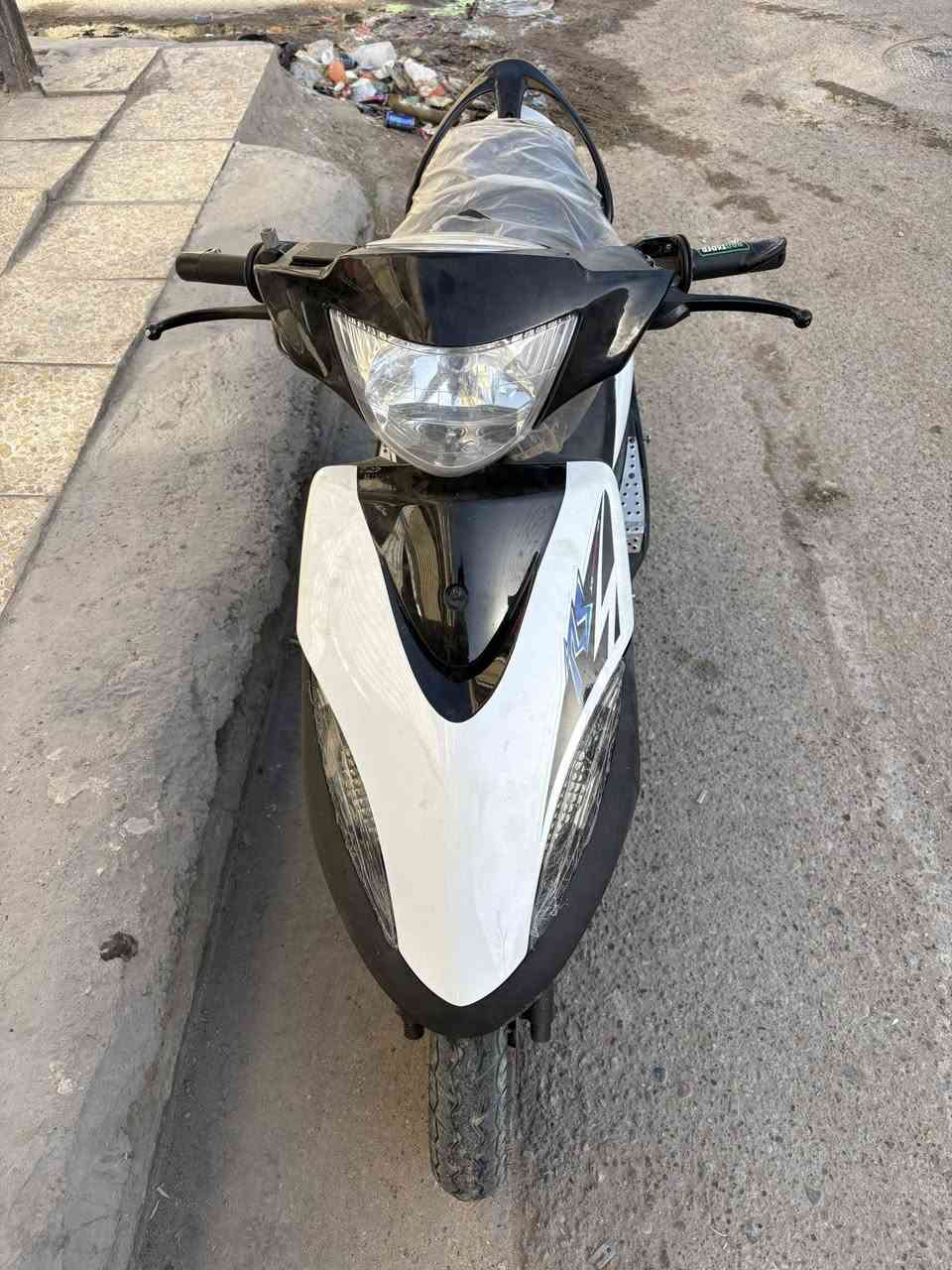 السلام عليكم دراجه ماكس عدله للبيع كفرات تجاري فقط الباقي بلادي دراجه نضيفه بغداد الدوره ***********
