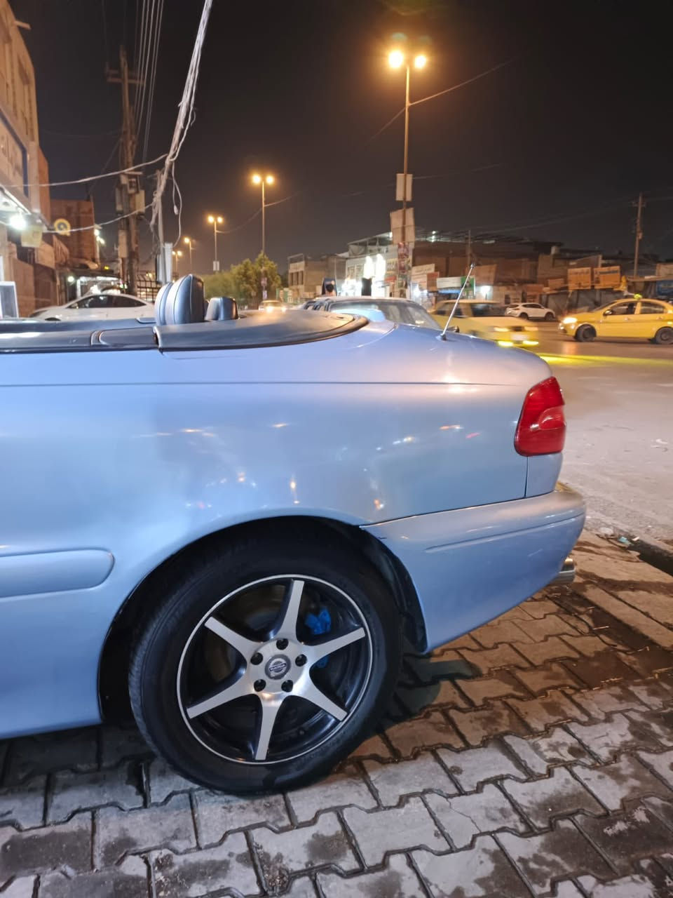 السلام عليكم فالفو مديل 2005 كفاله عامه بيها فقط جاملغ رش بدون معجون اثر جراد حدادية تبريد ثلج محرك ستوني شاده محرك خمسه سلندر السياره جديده كهربائياتها كلها شغاله 
السياره موجوده بالنجف السعر 48 

للاستفسار/***********
