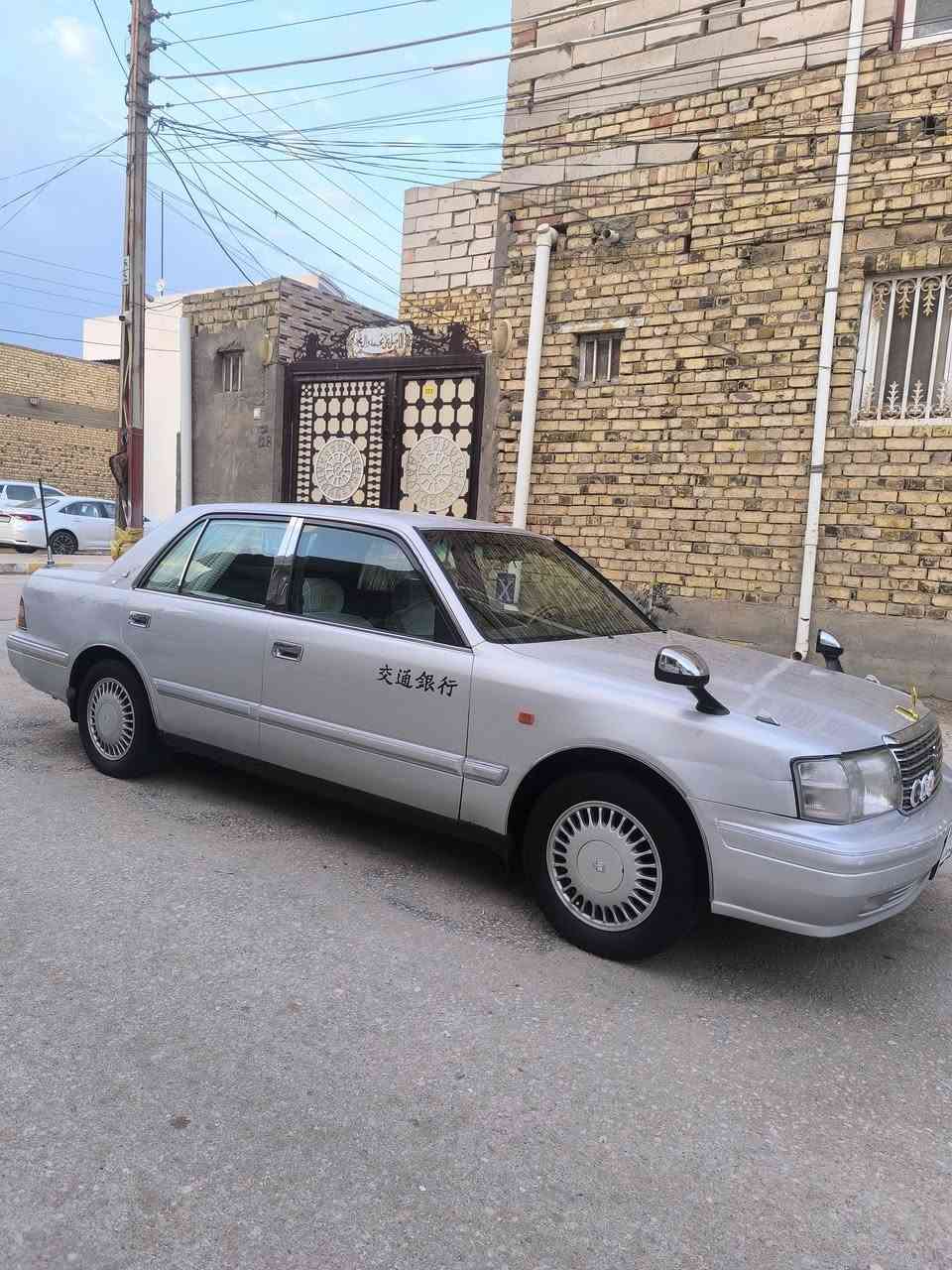 راس الثور تكم موديل 1999 شرط المداور سنوية لل2029 خمس دكم كشنات كهرباء وشغالات بيها دحجات قليلة وبيها ضربة جاملغ أيمن الامامي ومبدل وبيها خياسات قليلة وملگطهن وصابغهن كلشي بيها شغال من الدعامية للدعامية مكاني ديوانية مركز السعر 90 رقم تلفوني ***********كلشي واضح
