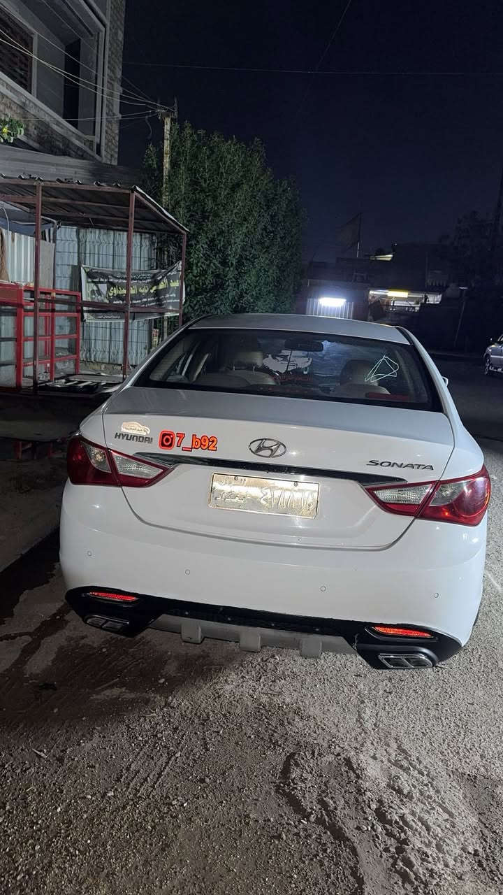 سونانا مديل 2013 خليجي الشركة العامة
بيها بنيد صبغ وبارد قليل بجاملاغات الامامية 
السياره ماشية 180 
السياره رقم صدامي بسمي تستلم رقم نكليزي جديد 
تحويل ثاني يوم 
السعر 125 وبيها مجال 
مكان السياره بغداد الشعلة 
***********
