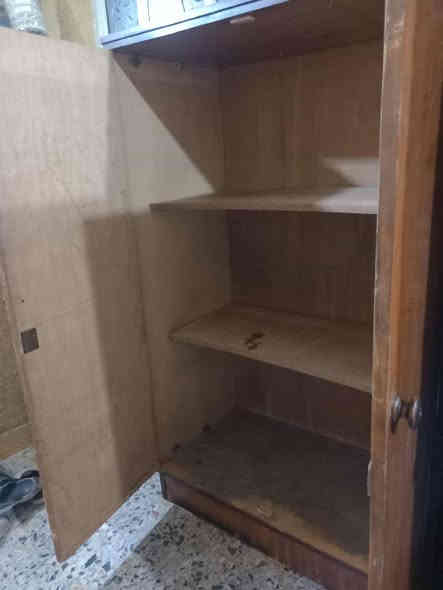 كنتور 6باب صاج توصئ الداخل عادي الظهر معاكس عادي القياس.  العرض 3مترات و48. سم.   الارتفاع.  متر و 88 سم. العمق. 60 سم السعر ٣٢٥ الف وبي مجال العنوان بغداد الكرخ تقاطع درويش البياع شارع البداله الانتصارسوق اميمه فرع مجمع الرازي ع اليمنه منتصف شارع ع اليسرى خلف مي اور
***********
*********** بغداد
