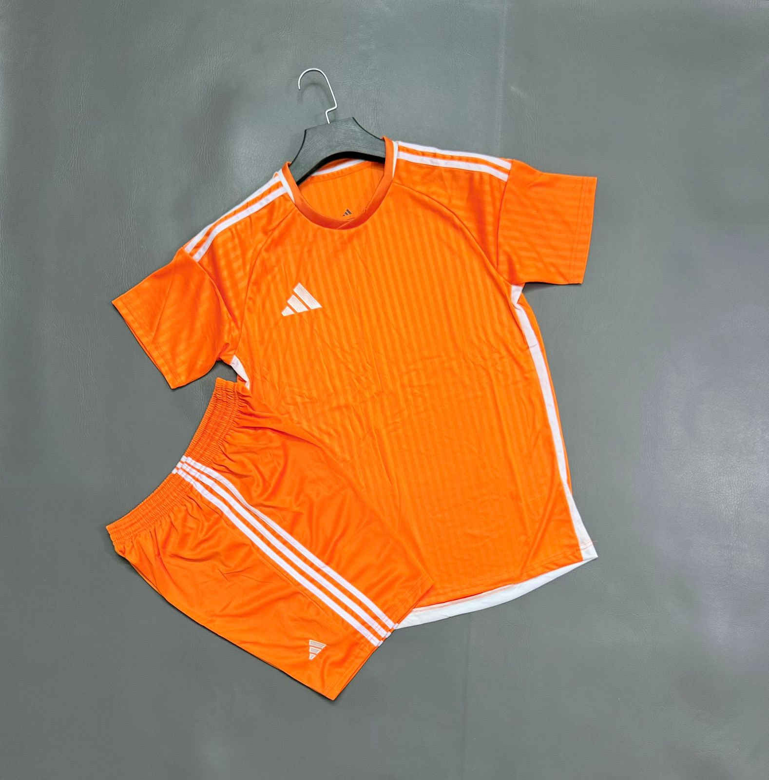 دريس وشورت اصلي
بدون رقم
قالب جبير
 القياسات M L XL XXL
العنوان/السماوه/تقاطع الأسكان/قرب مقهى الأسكان 
واتساب ***********
شفيق للتجهيزات الرياضية
