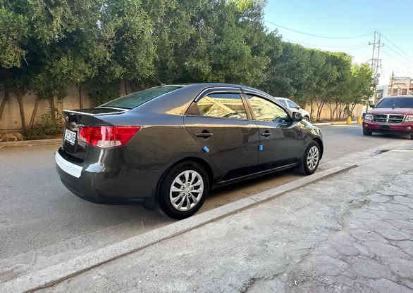 سلام عليكم 
سيراتو ٢٠١١ خليجي رقم اربيل باسمي هزة وسنوية ورقم جديد السيارة جديدة جدااا مال بيت جاهزة من جميع النواحي مكينة كير ممتاز مصبوغة احزام للجمالية بدون دواخل السعر ٨٩ ورقة  للستفسار ***********
