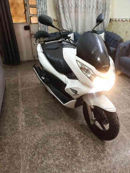 للبيع دراجه pcx ياباني الاصلي نوزل خطين ستان كهربائي حساس ازدحام دراجه جديده  حساس شلعه معدل خير من الله دراجه تتعب تكول جديده مال جناي  مكان بغداد الكرخ السعر مليون و 300وبيهه مجال والاستفسار *********** بغداد
