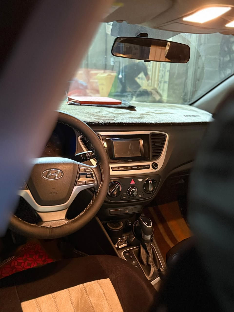 سلام عليكم اكسنت 
موديل. 2022 
وارد مكينه 1600 
بيه ملاحظات بسيطه 
والسعر 110وبيه مجال 
***********
