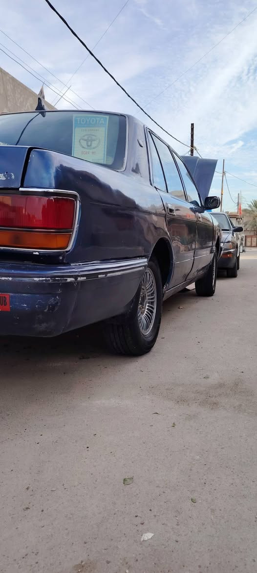 سلام عليكم
سياره للبيع كراون سيدانه يسراه بلاد 
موديل 1988
رقم ذي قار  مشروع وطني 
سيارع مصبوغه عام  مكينه ونجي  سياره خير من الله كهرباء كلها جاهزه  سعر ٥٠ اوبها مجال  رقم الهاتف ***********
