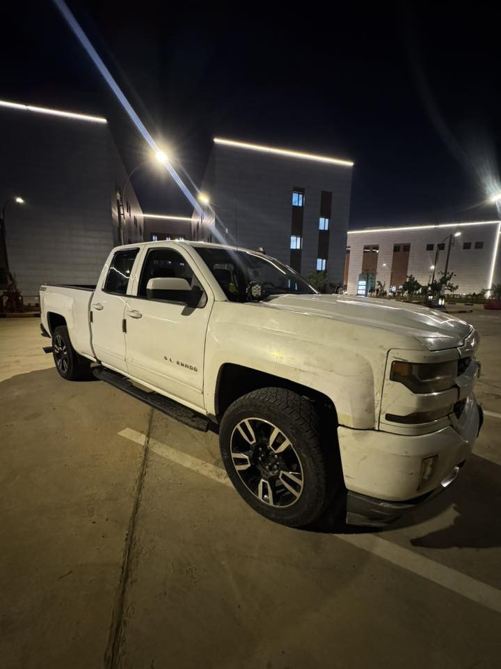 للبيع
سلفرادو موديل 2019

- محرك V8 -5.3 ( ويفصل الى 4 سلندر)

- شاشة لمس تدعم نظام Apple CarPlay و Android Auto.

كاميرا خلفية عالية الدقة مع حساسات [أمامية/خلفية].

- باب قصير بدي طويل

نظام الدفع: [دبل قمارة 4x4 فورويل مع خيارات Auto و 2H و 4H و 4L] أو [سنجل دفع خلفي].-

 - المقاعد تدفئه وتبريد

- تايرات جديدة جبلية

- نضام سحب سيارات

- مثبت سرعة

- كاشفات ليد عدد ٢

- العداد ١١٠ الف ميل

- كير محرك كفالة

السعر ١٧٠٠٠$ 

مكان السيارة بغداد - شارع فلسطين 

الهاتف:***********

يوجد واتساب
