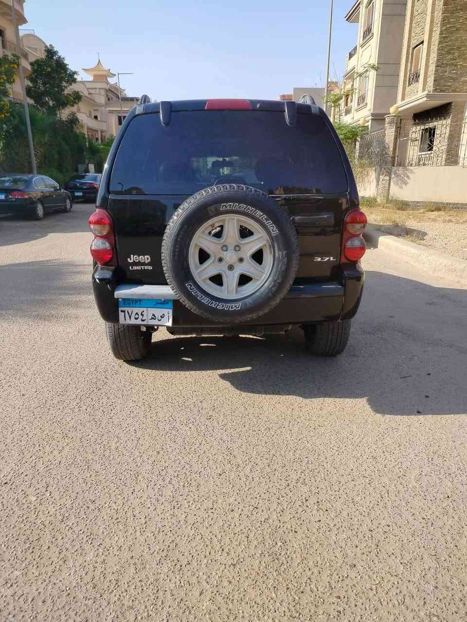 جيب ليبرتي 2006 فبريكا دواخل رشه اجزاء بره علي اللحم للنظافه ماتور شرح الشاسيه الماتور والفتيس والعفشه وفتيس الغرز بحالة ممتازة جميع الكماليات مثبت السرعه والتكييف والشاشه وbvd والكراسي وفتحة السقف كل الكماليات شغاله مش محتاجه مصروف نهائي 
العربيه مفيهاش حاجه مش شغاله  
رخصه سنه ونص 
للتواصل 01200220077


**إذا كنت صاحب هذا الإعلان وتريد حذفه لأي سبب، رجاءا أرسل رسالة إلى الدعم الفني**