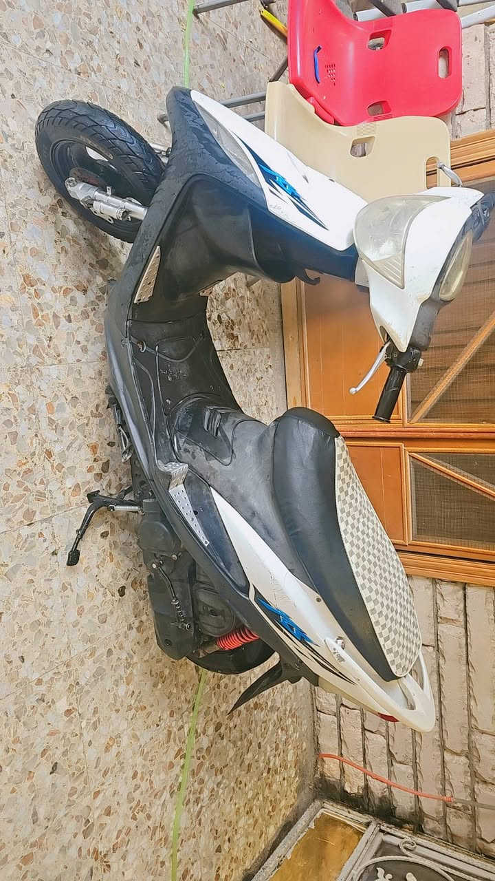 دراجة ماكس عدله بلاديه مكينه مامفتوحه كلهه شغاله سلف هندر  هورن اشاير كهربائيات كلهه شغاله مكينه ناعمه شلعه معدله  تخم تاير دبلات اصلي البصره شارع تموز السعر ٦٢٥ ***********
