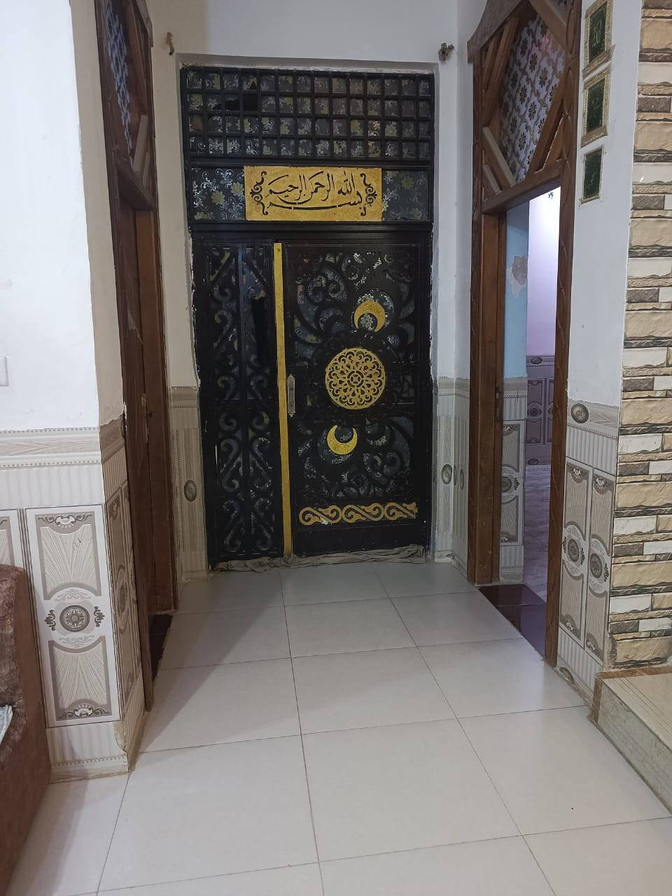 بيت للبيع زراعي طابو أسهم منطقة البيكات الشارع العريض مقابل الدائره مجاري حاوي  العباس قرب المكبره كونكريت طابوك المساحه 200 متر غرف عدد 2 حمام داخلي صاله مطبخ واستقبال وصحيات خارجية الاستفسار الاتصال على رقم ***********
