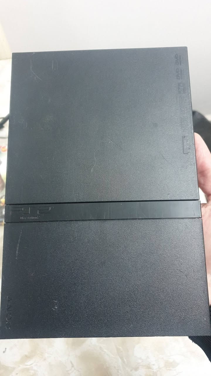 للبيع
بلي 2 سلم ريجن ياباني موديل SCPH 70006 محور فري ريجن نوع التهكيرة M7 مو ماتريكس يعني يشتغل مثل البلادي، يشغل اقراص اصلية بلي 2 كل الريجنات واقراص كوبي
 ويشغل فلاش وهارد اذا تخليله ميموري تهكير
كامل الملحقات من:
 فيشة AV اصلية
محولة اصلية
كيبل كهرباء
يدتين اصليات نوع H وحده منهم ال start واحد الاسهم ميشتغل مع يدة تجارية
8 اقراص كوبي

السعر 50 الف 
للحجز على الخاص 
يوجد توصيل لجميع المحافظات


**إذا كنت صاحب هذا الإعلان وتريد حذفه لأي سبب، رجاءا أرسل رسالة إلى الدعم الفني**