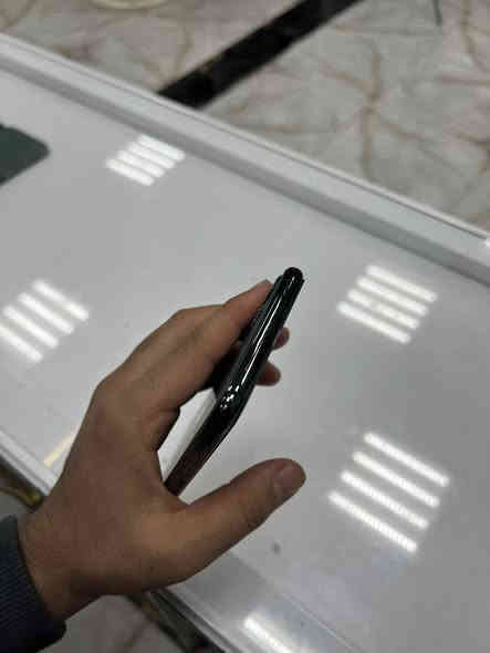 السلام عليكم ايفون 11 برو ماكس ذاكرة 256 نضافه 90/100 حلو جهاز بطارية 87 لا معلايةًولا ابد ابلادي الجهاز كفاله عامه فقط ستبدال شاشه تفصيخ تفصيخ   المكان صلاح الدين دجيل 
هاتف ***********
