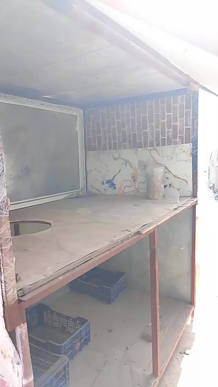 كشك للبيع السعر 150 غراض كاملة
بريمزات 2وماعين كاملة وانارة

الجربوعية الثانية

***********

والعارضة تاخذهة بلاش وي الكشك
