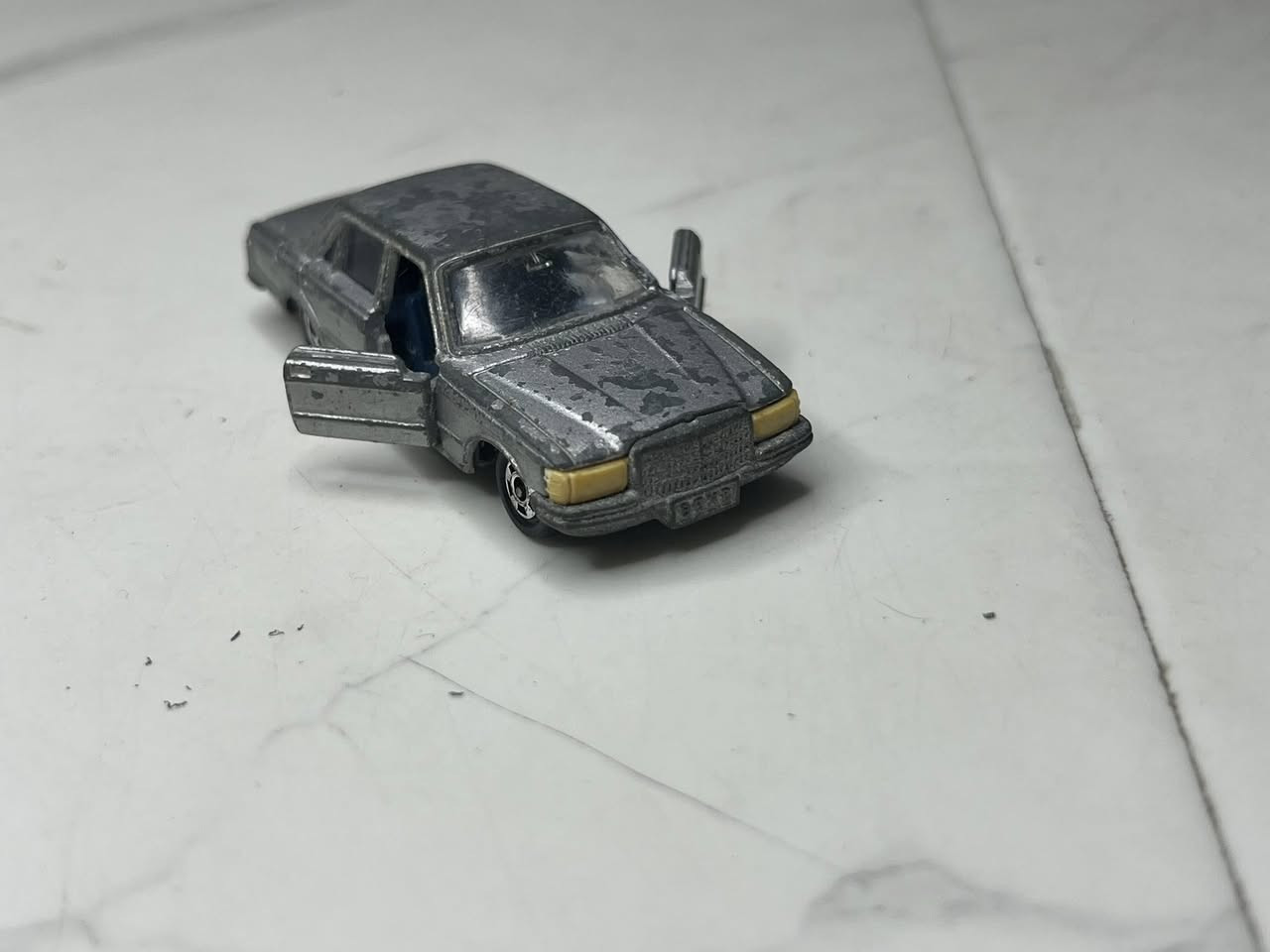 للبيع 🎖️

مرسيدس بنز 450 SEL 
1976موديل 
انتاج شركه / توميكا 
صناعة ياباني 

للتواصل : ***********
حساب تيك : diecastbaghdad0
انستا : diecast_baghdad_1
فيس بوك  : طه جمال العامري
