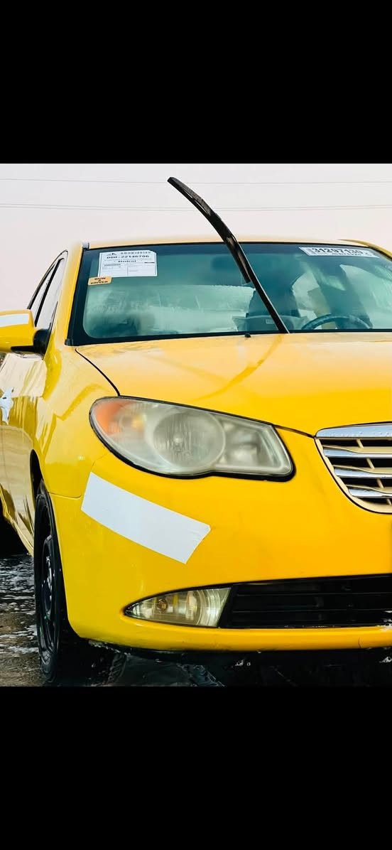 السلام عليكم اللنترا للبيع او مراوس موديل 2007 وارد امريكي حادثه جاملغ خلفي بل خارج وبلعراق طخه بل باب الخلفي الي وره السايق كير ومكينه خير من الله تبريد شغال وي السويج السعر 84 وبيها مجال رقم بغداد انكليزي وباسمي السياره مصفره هيئه وغرامه 
رقم التليفون : ***********
