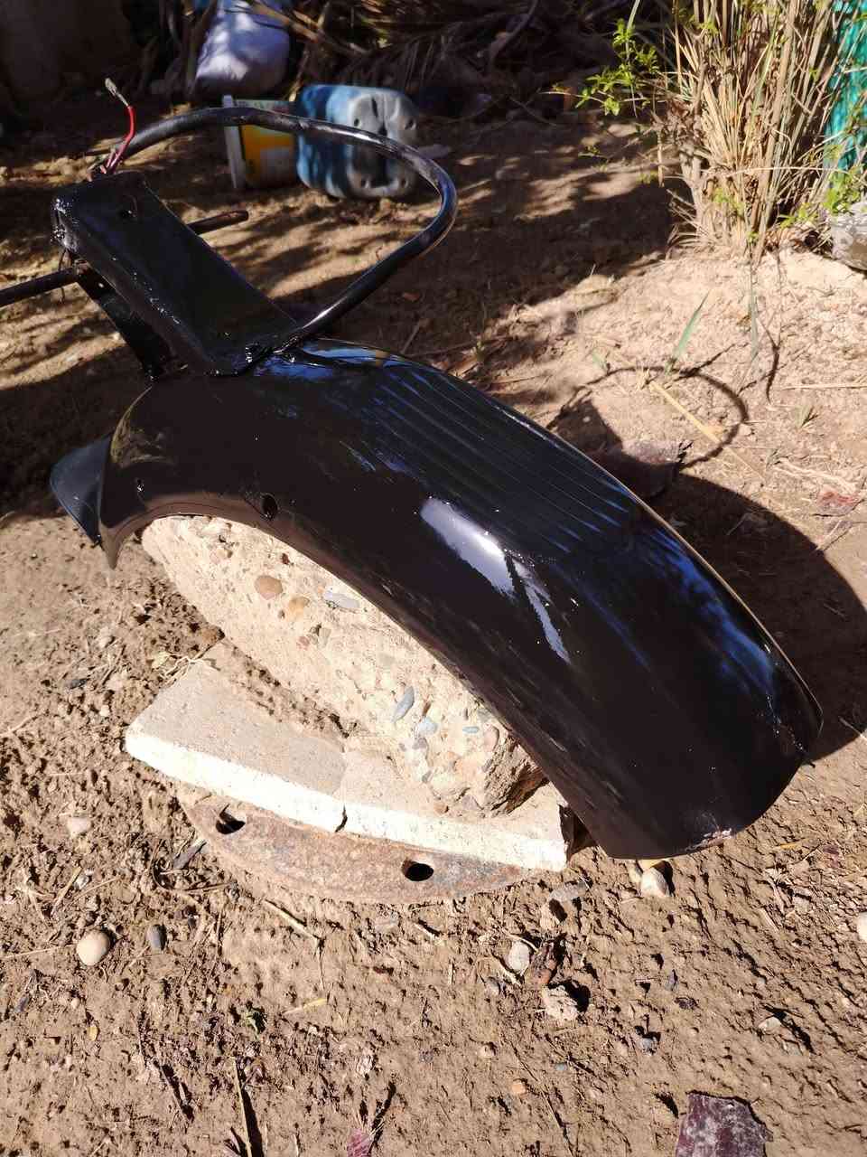 جاملغ خلفي ٨٢ نظيف مصبوغ جديد لبيع توصيل موجود *********** بيه واتساب فقط
