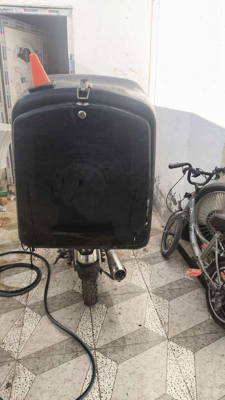 صندوك دليفري الحجم الكبير جديد كلش وياه تكيه اليه يحتاجه بل خدمة مكاني بشطرة
***********
