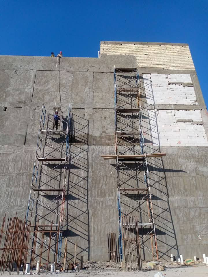 لباخ متفرغ للعمل  اطلع باليوميه وع متر وكباله ***********
