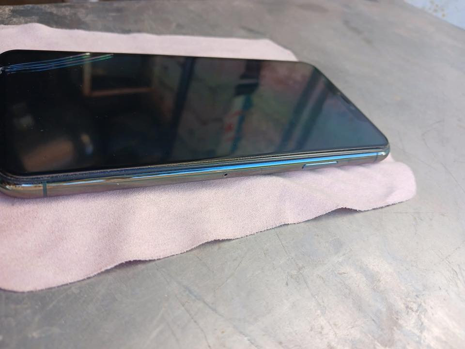 ايفون 11 برو ماكس
نموذج m
ذاكره 256
مستبدل شاشه وبطاريه نوعيه اصليه
البطاريه 100 
حتى الفيس ايدي شغال
الشحن تنسى 
السعر 190 الف قفل بدون معامله
واتساب ***********
اتصال فقط ***********
مكاني حله المركز
