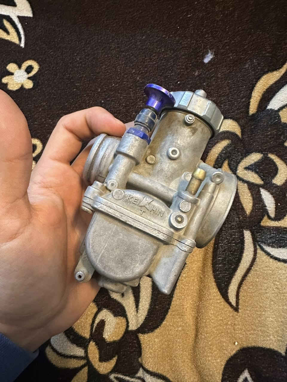 السلام عليكم كابريتر قفاز للبيع سعر٣٠ الف
مكاني بغداد حي الجامعه 
***********
