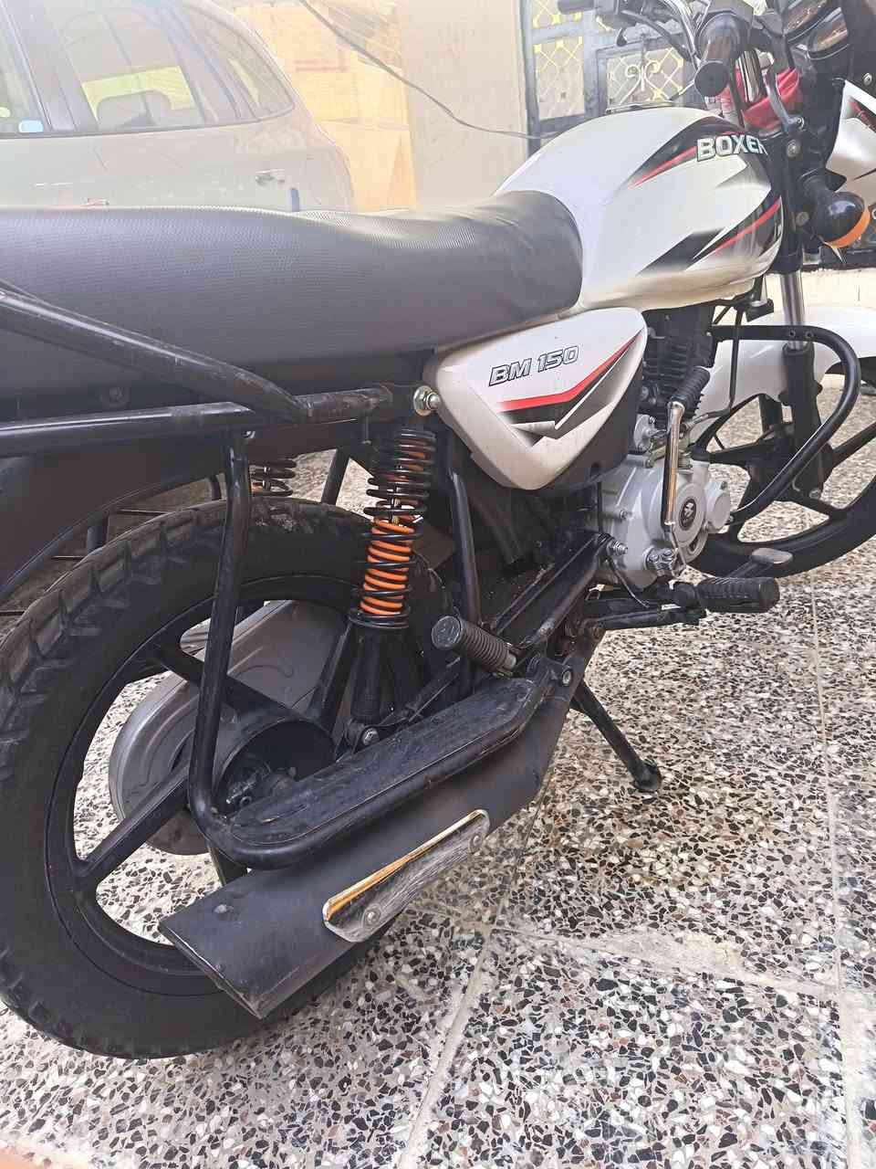 سلام عليكم دراجه بوكسر موديل 2022 دراجه كفاله مكينه مامفتوحه  وكشر وشاصي  مكفولات رقم ديالئ الانكليزي ب أسمي الدراجه تحويل ثاني يوم مشروع وطني الدراجه رقم الجديد السعرر 1950وبيه مجال قليل حك الجيه مكاني بغداد الحسينيه الراشديه  ‍*********** واتساب هم موجود
