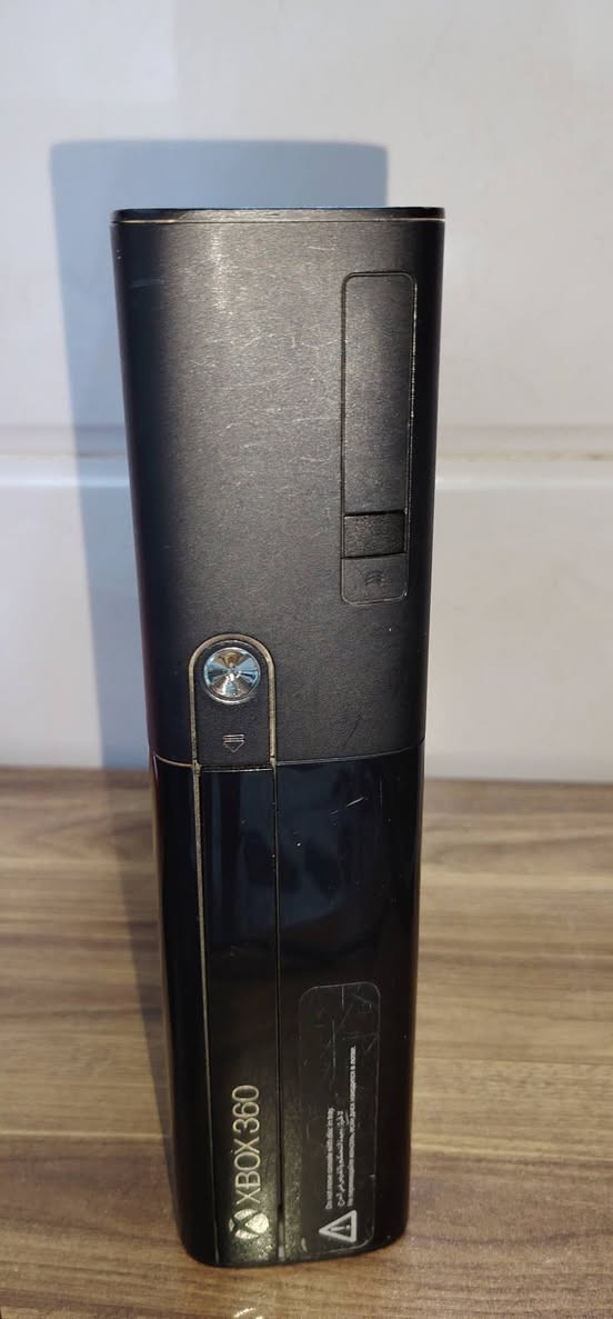 Xbox360
السلام عليكم اكسبوكس 360 سوبر سلم للبيع 
الجهاز نضافة 90 بالمية مفتوح بسبب تبديل المعجون الحراري فقط هارد خزن 500GB جوستكات 2 واحد جديد غير مستخدم  ويا ايضا تقريبا 60 لعبة واكثر جي تي اي ، بتل فيلد 4 ، فيفا 25 ، بيس 19 مدل الى اخره...
ويا 4 حسابات بالجهاز 
السعر 110 الاف وبي مجال بسيط
مكاني الشعب حي البساتين
ملاحظة: الي يريد فديو للالعاب يدخلي خاص .


**إذا كنت صاحب هذا الإعلان وتريد حذفه لأي سبب، رجاءا أرسل رسالة إلى الدعم الفني**