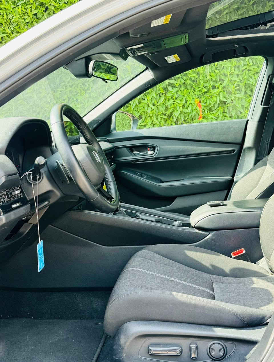 (رقم بغداد سنويه بسمي)
تحويل مباشر 
للبيع هوندا اكورد هايبرد موديل 2024 
 فئه sportمواصفات:- مكينه 2000 هايبرد بصمه/بصمه ابواب/فتحه سقف / رادارات اماميه وخلفيه وجانبيه /كراسي كهرباء /تشغيل عن بعد /شاشه كبيره/كامره دواره/فول تحكم ستيرن/تحديد مسار/اوتو هولد/سايد بريك بصمه/كار بلي
وبعد هوايه مواصفات
ماشيه 15 الف مايل فقط 
جديده كلش حلوه سياره كل نقص مابيها سياره 

وارد امريكي حادثه فقط نص  دعاميه اماميه وبارد بلجاملغ فقط وشخط  خفيف بلباب اثر تحميل وراجع كارت 
وعلفحص وين ميحب المشتري
صور الحادث ورقم الشاصي موجوده بلمنشور
الاستفسار الاتصال على الرقم 
*********** اتصال 
*********** واتساب
