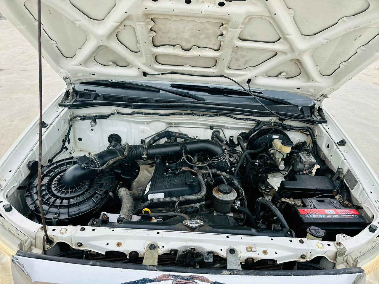 يالله سلام عليكم للبيع 2010 سعودي خطتها مال لشركه كفاله عامه سونار من ليت للبك لايت سياره كارتون مكينه كفاله كير كفاله حداده وتخم تاير جديد تبريد ثلج بسمي تحويل مباشر سلمك رقم دولي ما تدفع عليه ربع كله عليه رقم ميسان 
مكاني ذي قار قضاء الرفاعي السعر 150 وبيها مجال سياره مال جناي وبل عافيه عل ياخذها *********** 
***********
