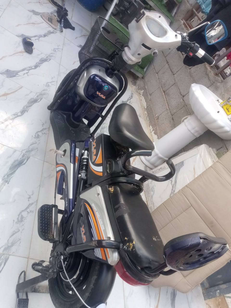 سلام عليكم دراجة شحن خت جديدة كلشي بيهة شغال على فحص بطاريات جدد البيع شرط بلادية  250 الف وبيهة مجال مكاني بل نجف


**إذا كنت صاحب هذا الإعلان وتريد حذفه لأي سبب، رجاءا أرسل رسالة إلى الدعم الفني**