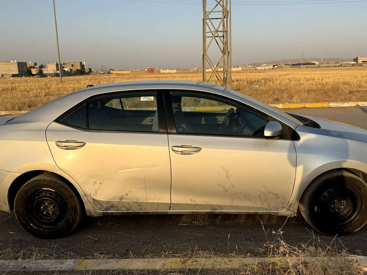 تۆیۆتا کڕۆڵا LE ٢٠١٦ بۆ فرۆشتن دوو پارچە سبوخ  ( بۆلند +چاملۆغ ) + دوو بست و بارد لە دەرکەی دواوە لای سەکن سەیارەکە بەخاوێنی ماوەتەوە و هیچ کێشەی نیە مەزبوتە ١٣٨ هزار مایڵ ڕۆشتوە و سەیارەکە تابڵێی سەیارەیەکی باشو ڕێکو پێکە ڕەنگ سلڤەر
ڕەقەم و سەنەوی نوێیەش سێ وەرەقەو نیو غەرامە لە سەعرەکەشی کەم دەکەینەوە.
بۆ زانیاری تەواو و وێنەو ڤیدیۆ پەیوەندی بکەن بەم ژمارەیەوە *********** ناونیشان ڕۆڤیا 
5YFBURHE8GP564819
